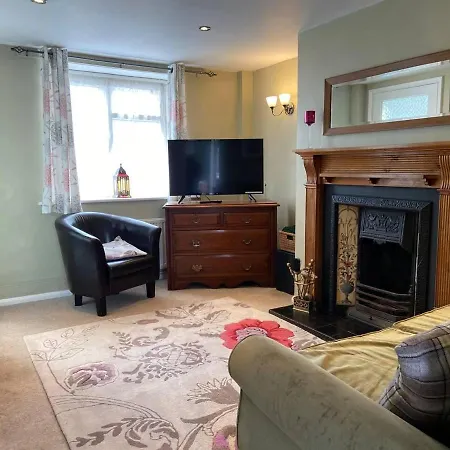 Dom wakacyjny 3 Bed - Sleeps 5 - Pets - Parking - Wifi *