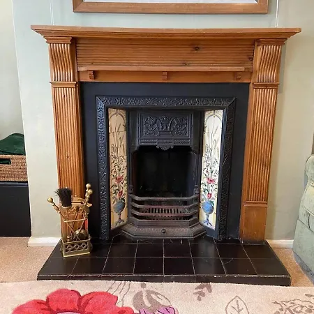 3 Bed - Sleeps 5 - Pets - Parking - Wifi Сasa de vacaciones